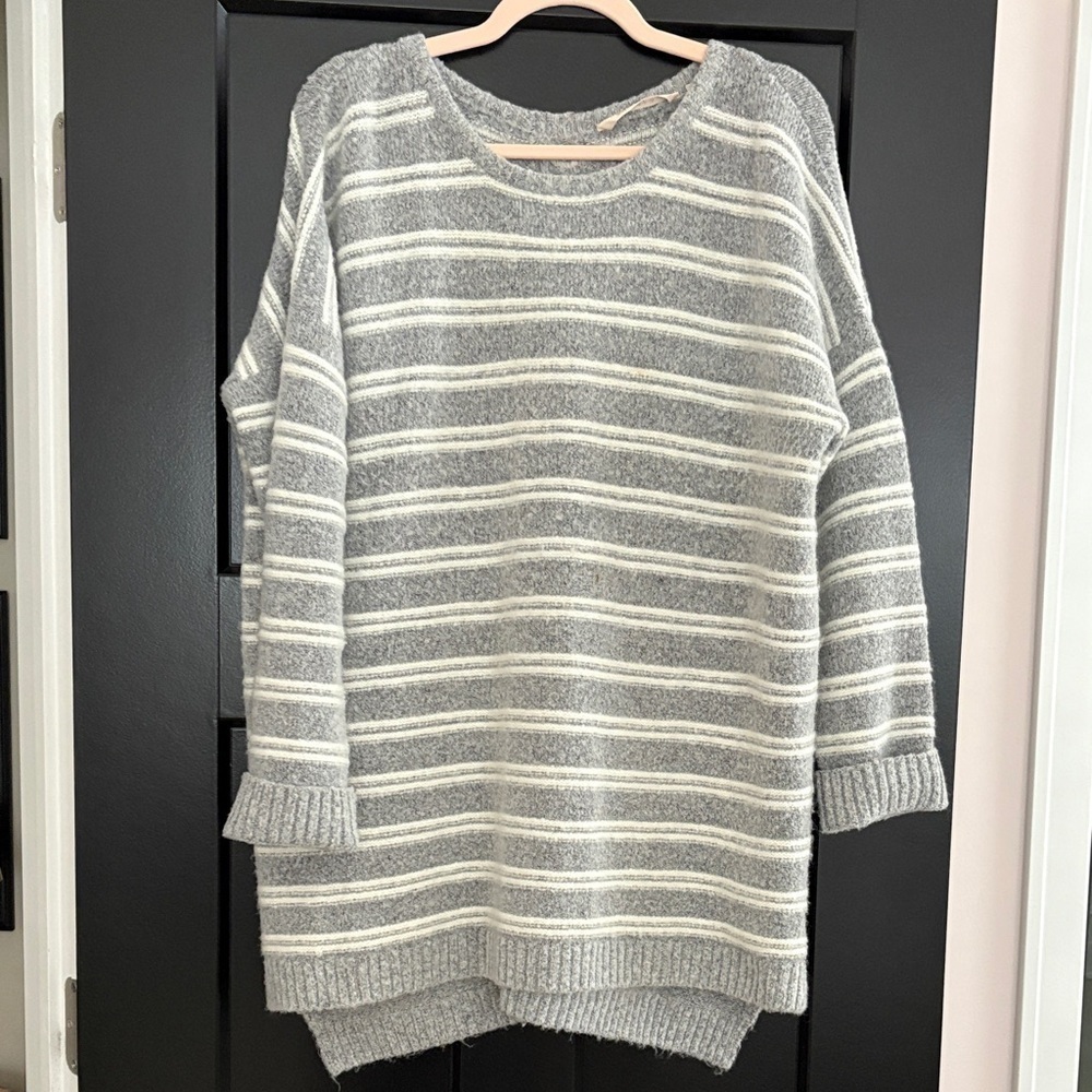 Soft Surroundings Gray and Cream Striped Long Sleeve Sweater/Tunic. Size Medium